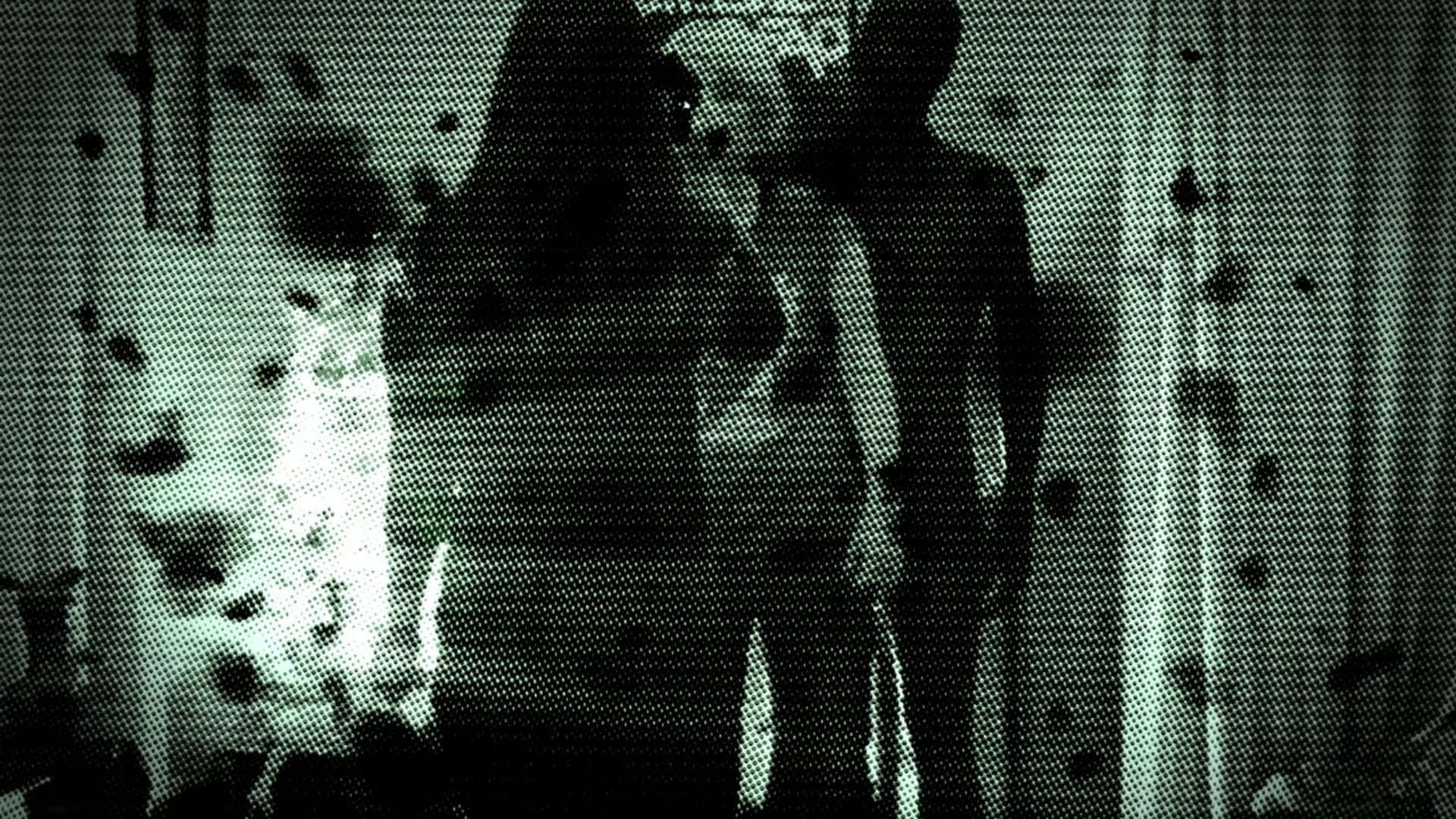 S01E18 Shadow People Caught On Tape & Poltergeist Activity