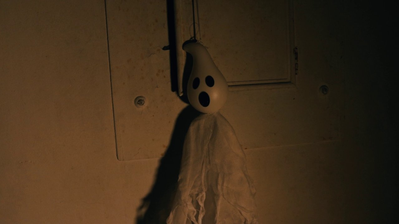 S01E03 The Haunting of Sanitarium
